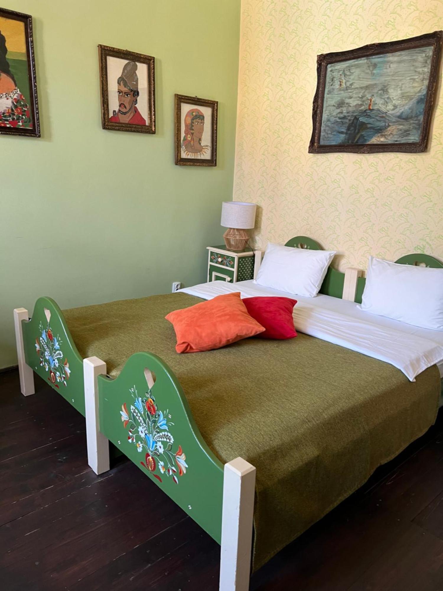 Отель Casa Saseasca Сигишоара Экстерьер фото