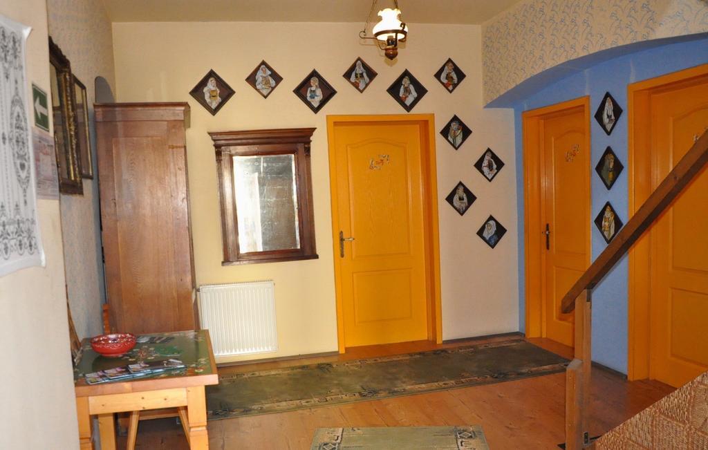 Отель Casa Saseasca Сигишоара Экстерьер фото
