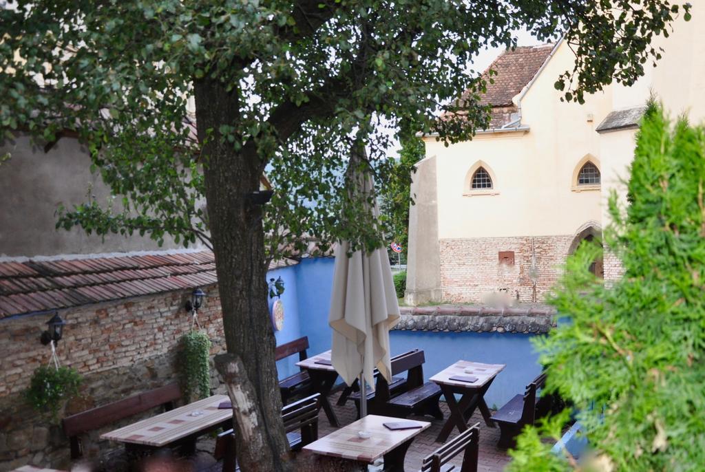Отель Casa Saseasca Сигишоара Экстерьер фото