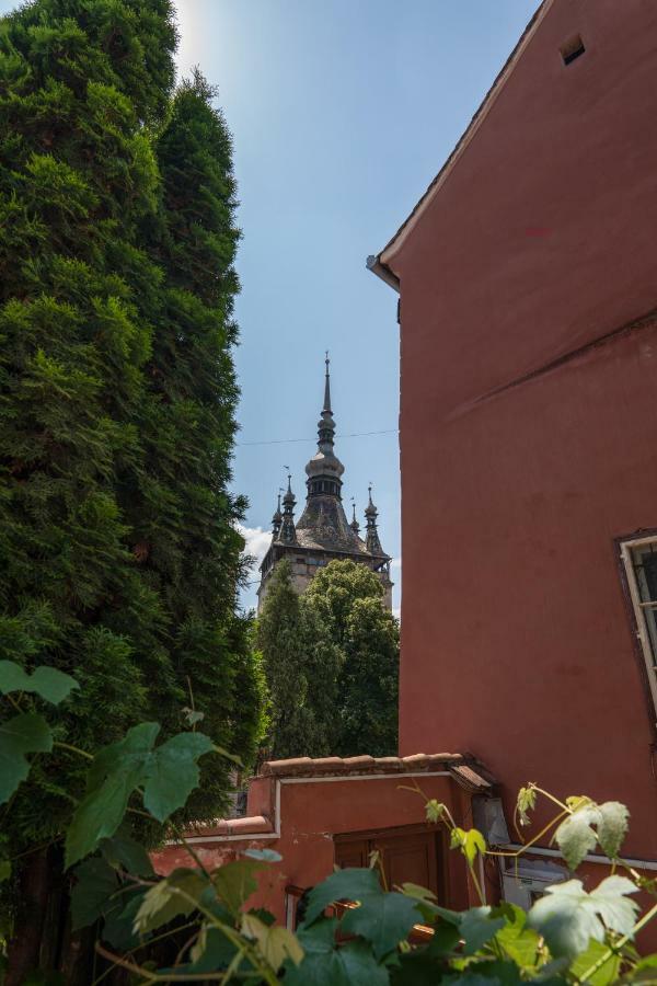 Отель Casa Saseasca Сигишоара Экстерьер фото