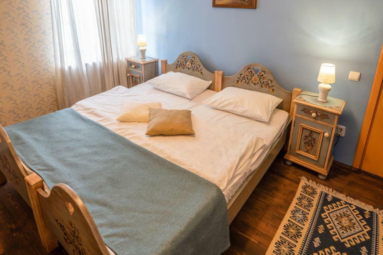 Отель Casa Saseasca Сигишоара Экстерьер фото