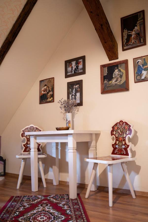 Отель Casa Saseasca Сигишоара Экстерьер фото